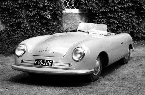 Porsche 356 A е първи истински спортен автомобил на марката. През 1948-а колата има само 35 к.с., но не тежи повече от 585 кг и има много напреднала аеродинамика за времето.

